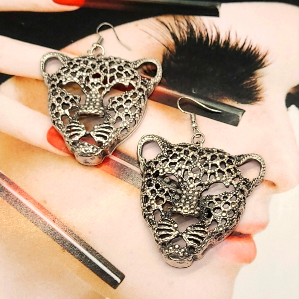NWT Exaggerated Avant Garde Leopard Statement Silver Drop Earrings